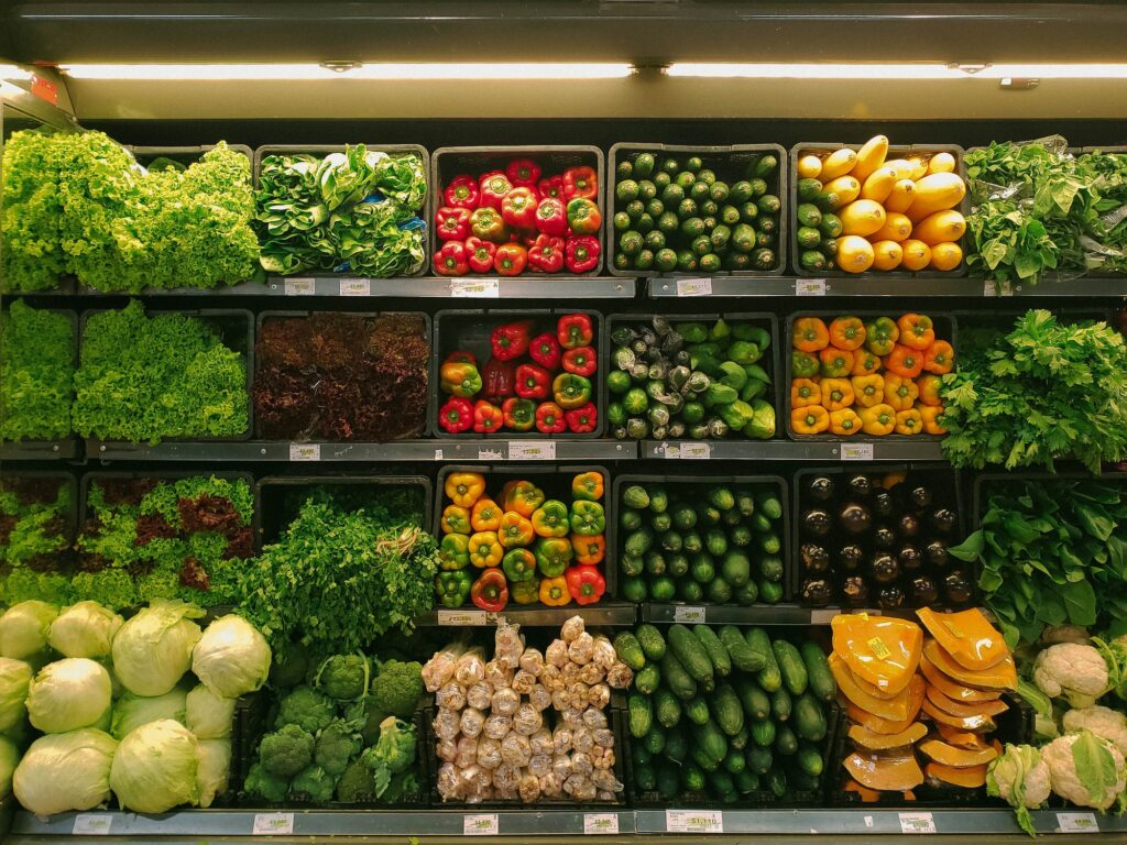 What's the Difference Between a Grocery Store and Supermarket?